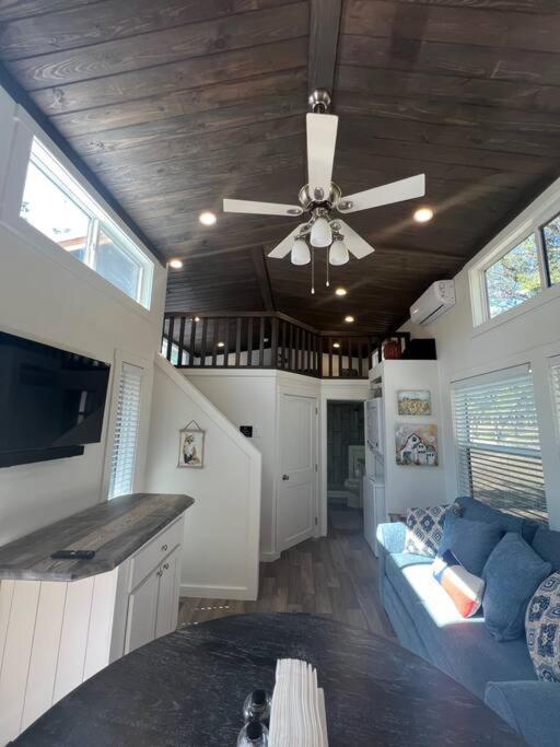 Fox Hollow - Tiny Home With Cypress Creek Access, Park Like Setting วิมเบอร์ลีย์ ภายนอก รูปภาพ